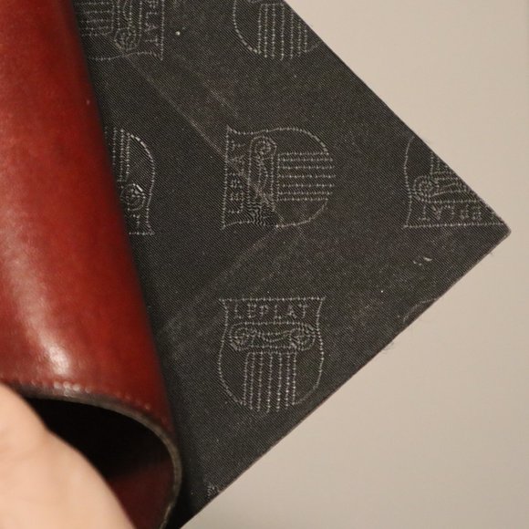 Leplat - 4 5/8" x 6 5/8" - Dark Red - Check, Credit Card, Banknote, Card Holder - Picture 5 of 7